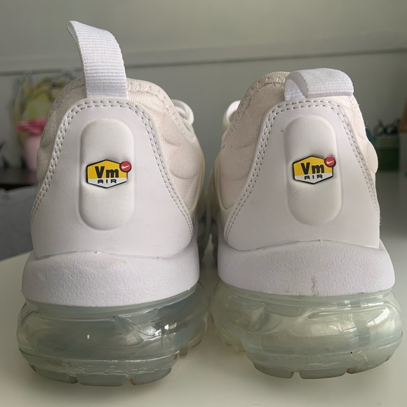 Nike Vapormax Plus - Triple White - Picture 3 of 4